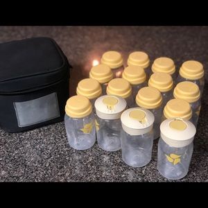 Medela Milk Storage Bottles and Cooler Bag